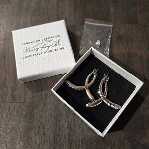 Retired Exclusive NEW in Box Mary Kay gorgeous Rhinestone Earrings